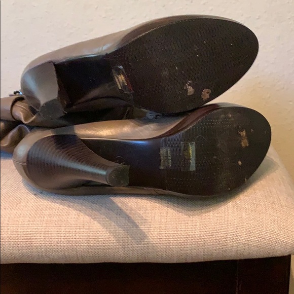 Knee high boots - Picture 3 of 3